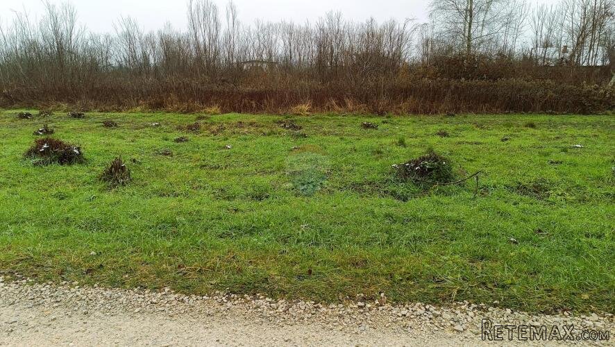 Karlovac,Skakavac-građevinsko zemljište 3 688 m2 - 3