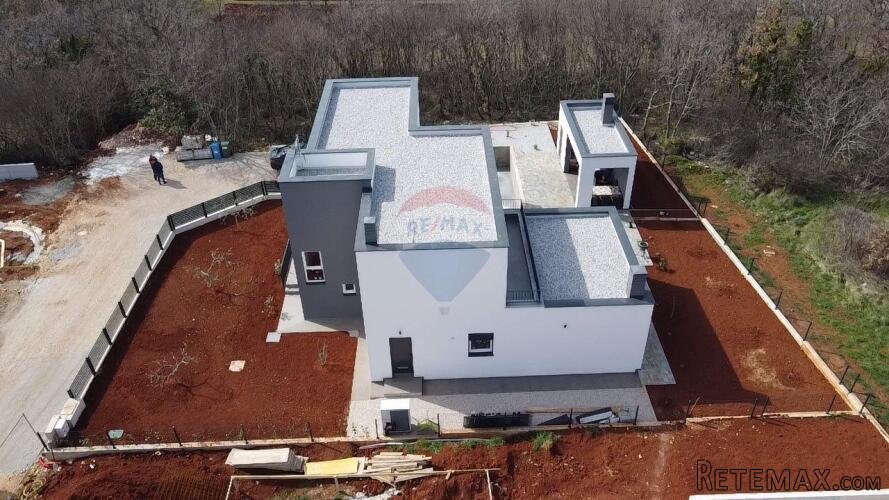 Moderna vila s bazenom u Kašteliru - 3