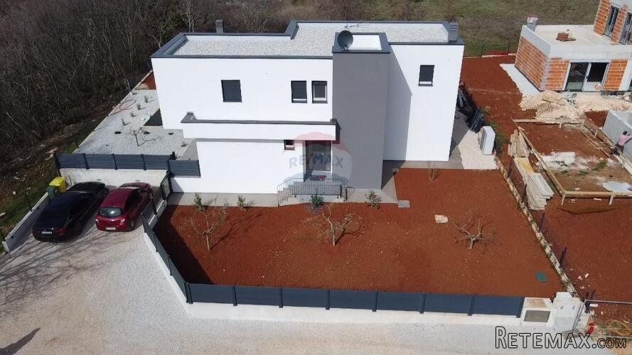 Moderna vila s bazenom u Kašteliru - 4