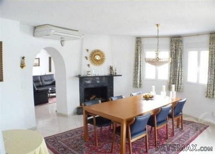 The interior of the villa has a fantastic floor plan and.. - 4