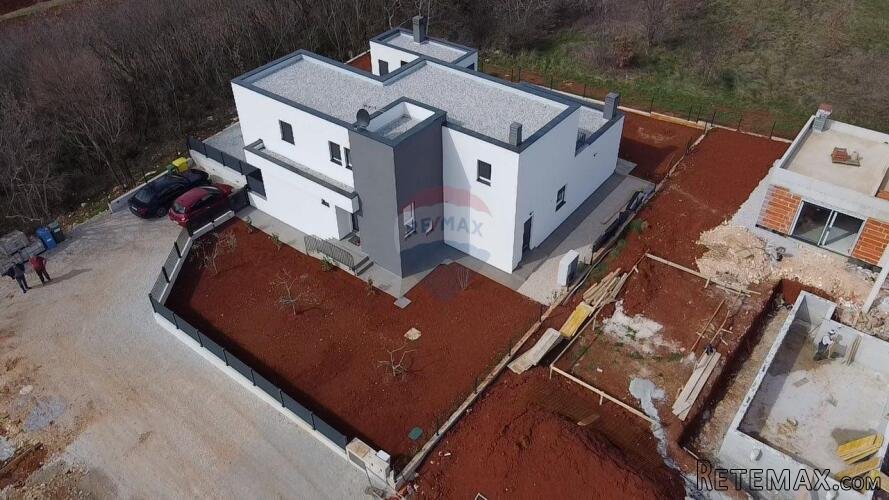 Moderna vila s bazenom u Kašteliru - 6