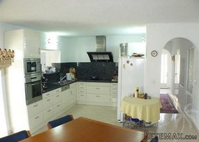 The interior of the villa has a fantastic floor plan and.. - 6