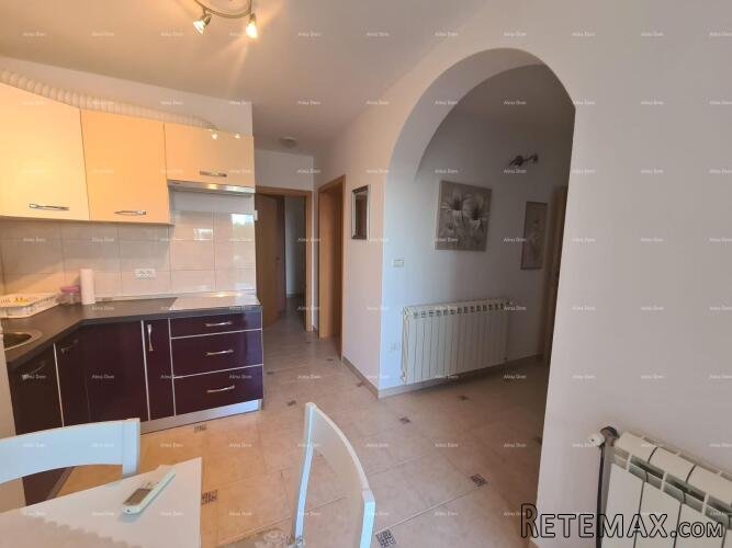 Prodaje se šarmantan stan u prizemlju, 60 m², Duga Uvala