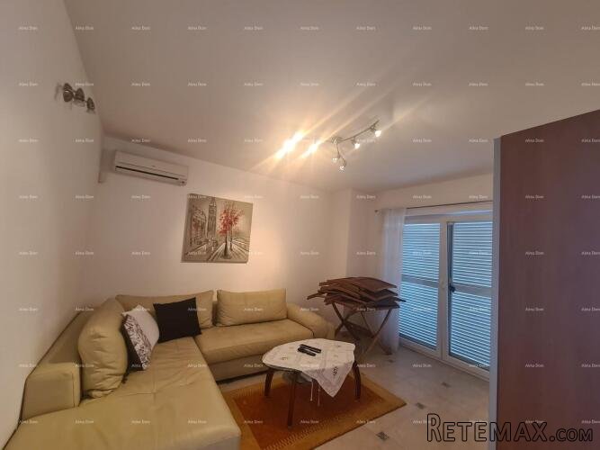 Prodaje se šarmantan stan 60 m², Duga Uvala, pogled na more