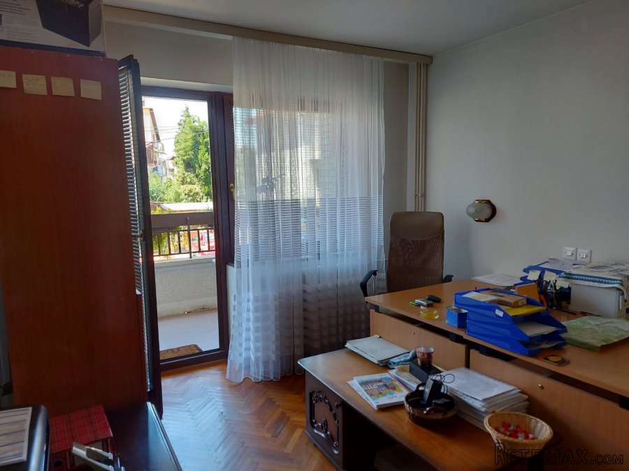Prodajem polovinu kuce na Julinom brdu - 10