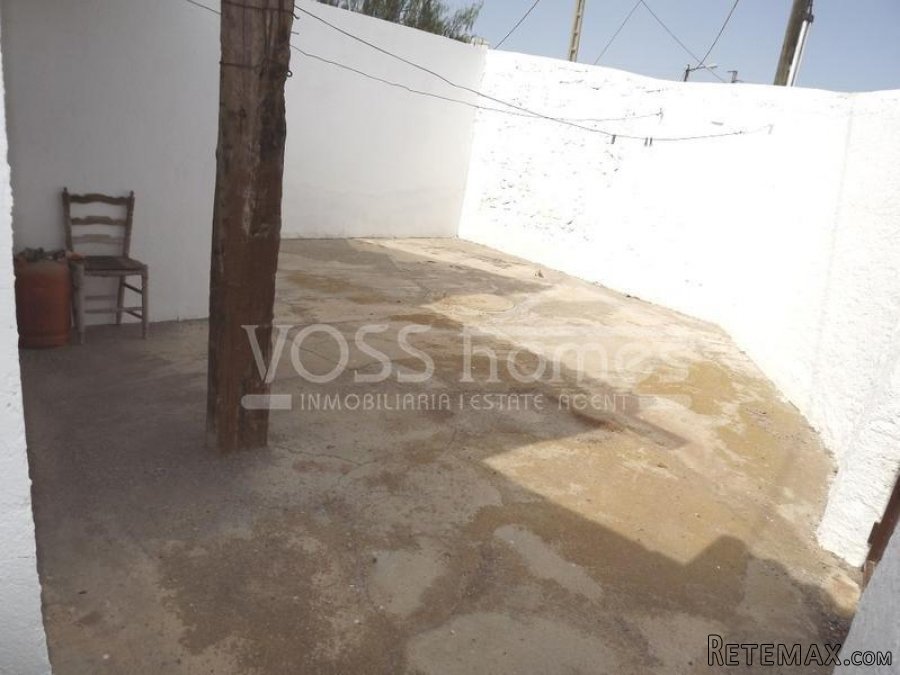 ABSOLUTE BARGAIN......A semi detached (but totally private).. - 11