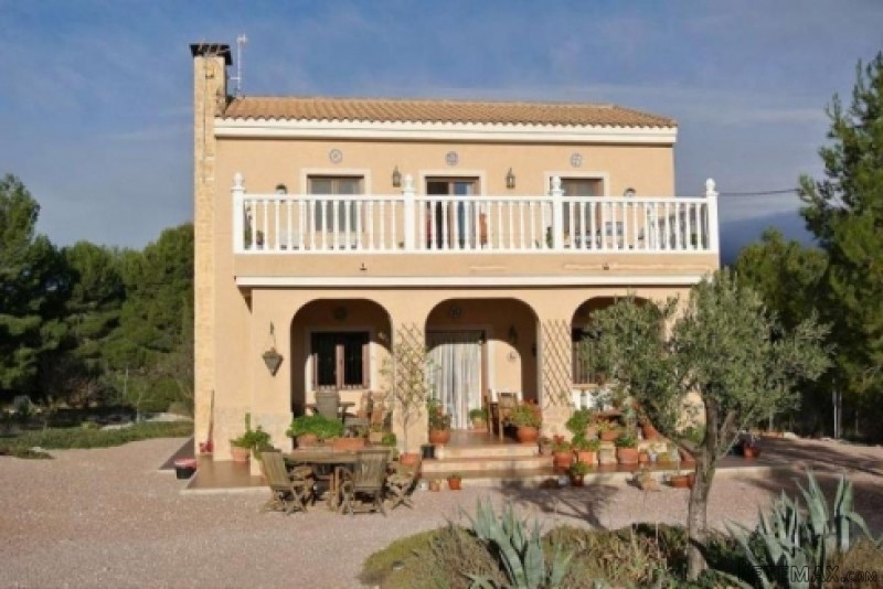 Pinoso - 3 Bedroom Detached Villa For..