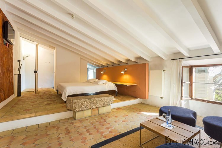 Restored in 1999 by a German architect and interior design.. - 2