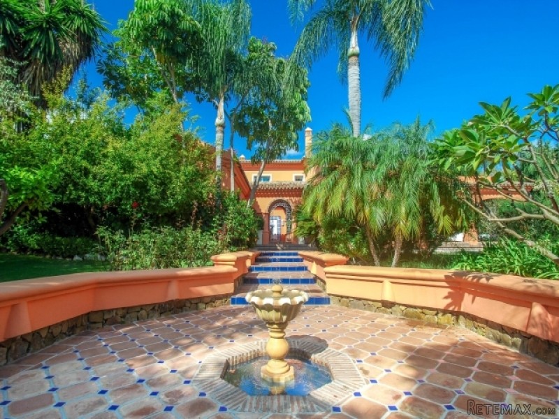 7 Bedroom Villa For Sale Situated In.. - 2