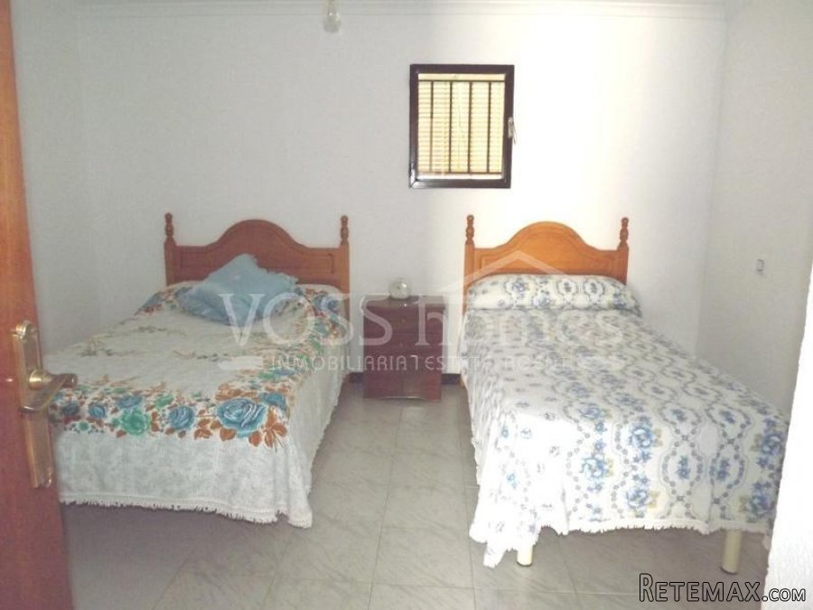 ABSOLUTE BARGAIN......A semi detached (but totally private).. - 13