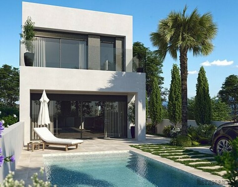 3 Bed Villa with Pool, Solarium - Golf..