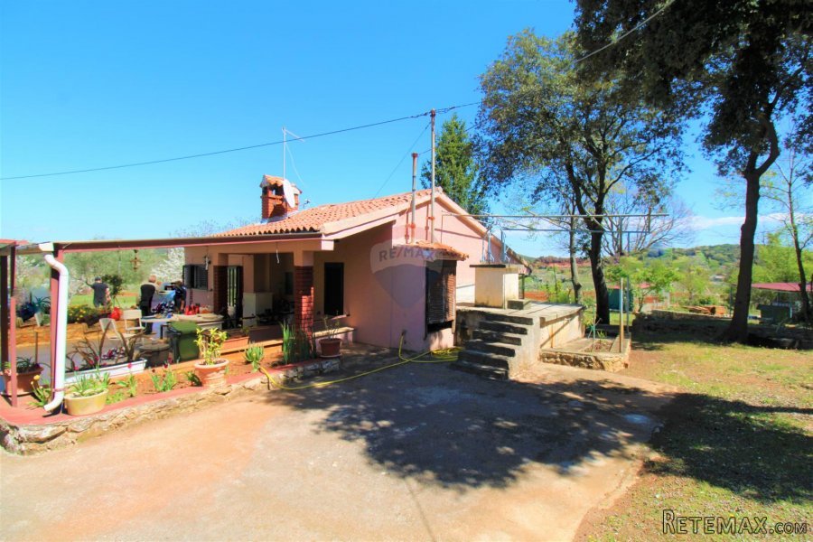 Rovinj,imanje blizu glavne ceste,12 000m2,idealno za restora - 5