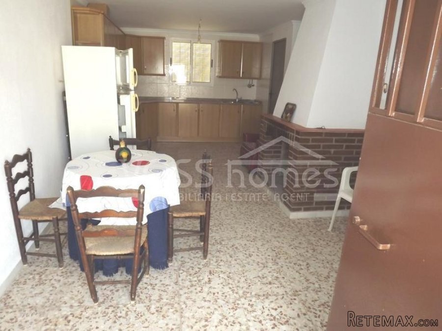 ABSOLUTE BARGAIN......A semi detached (but totally private).. - 16