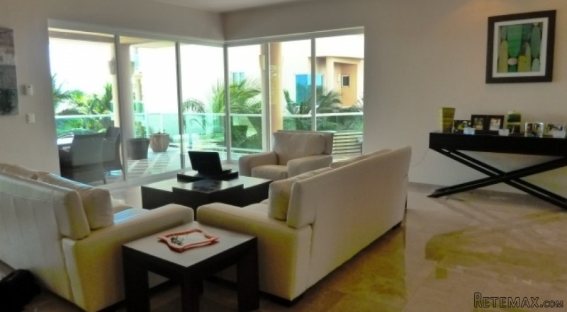 Condominium Grand Peninsula in Puerto..