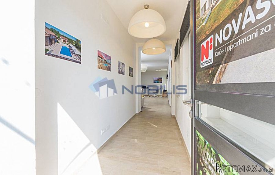 Poreč, centar - prizemni ulični poslovni prostor, 61m2 - 7