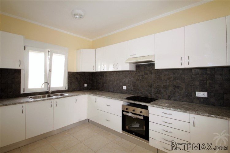 The villa for sale in mediterrean style was built a few.. - 7