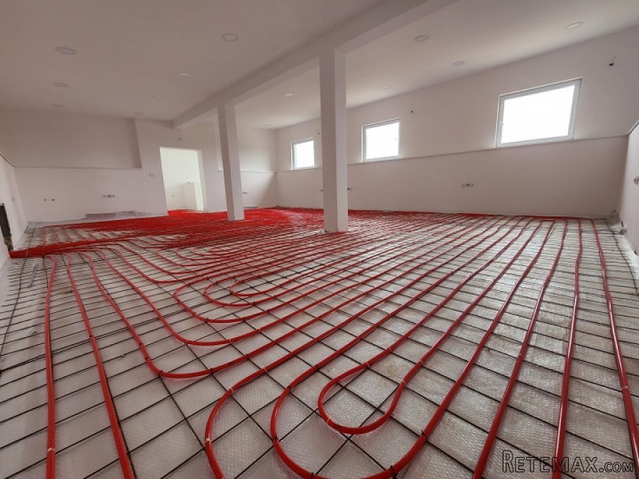 Izdaje se poslovni objekat od 550m2 - 8