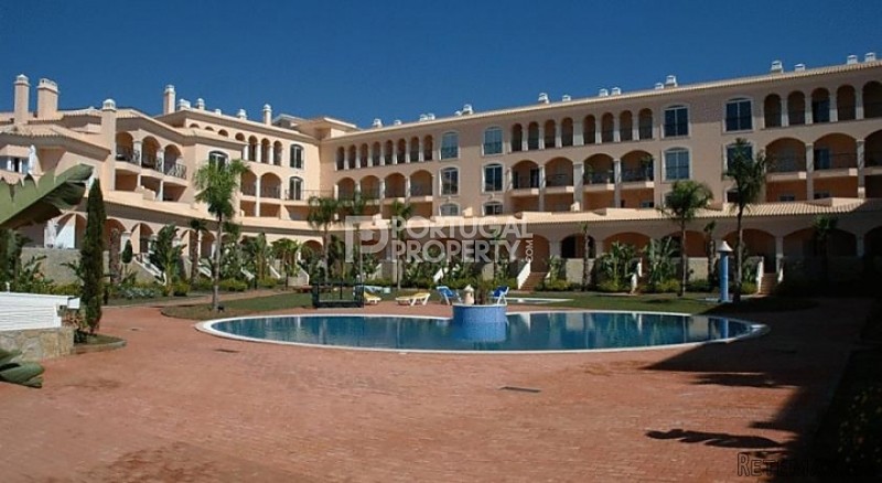 Superb 3 Bed, 2 Bath Apartment Close to..