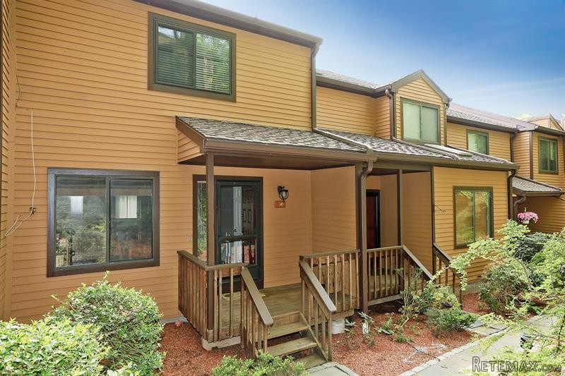 2 bedroom House For Sale: 30 Fawn Ridge..