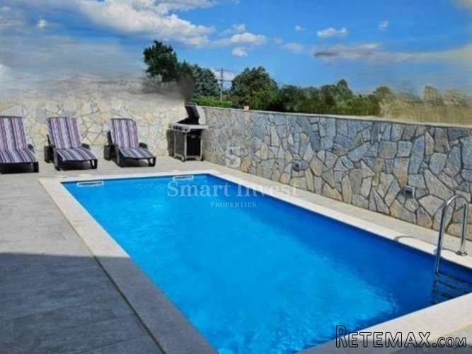 MATULJI - KUĆELI, stan 3S+DB s bazenon i okućnicom, n..