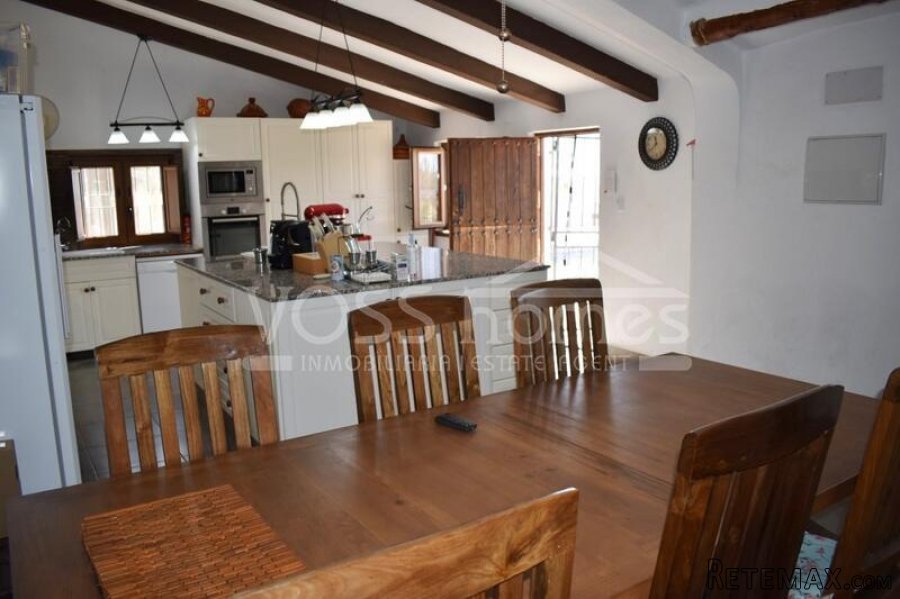 RESERVED APRIL 2022 - Large 4 / 5 bed, 3 bath, recently.. - 19