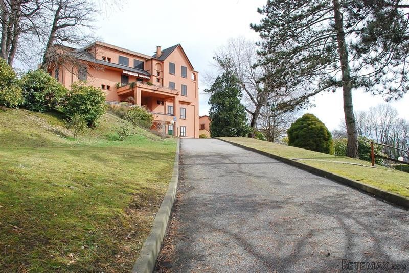2 bedroom Apartment For Sale: Stresa..