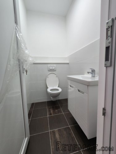 Izdaje se poslovni objekat od 550m2 - 10