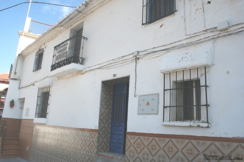 4 bedroom, 2 bathroom Townhouse, (build..