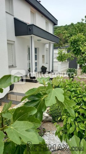 Dramalj, prekrasna kuća s bazenom i panoramskim pogledom - 2