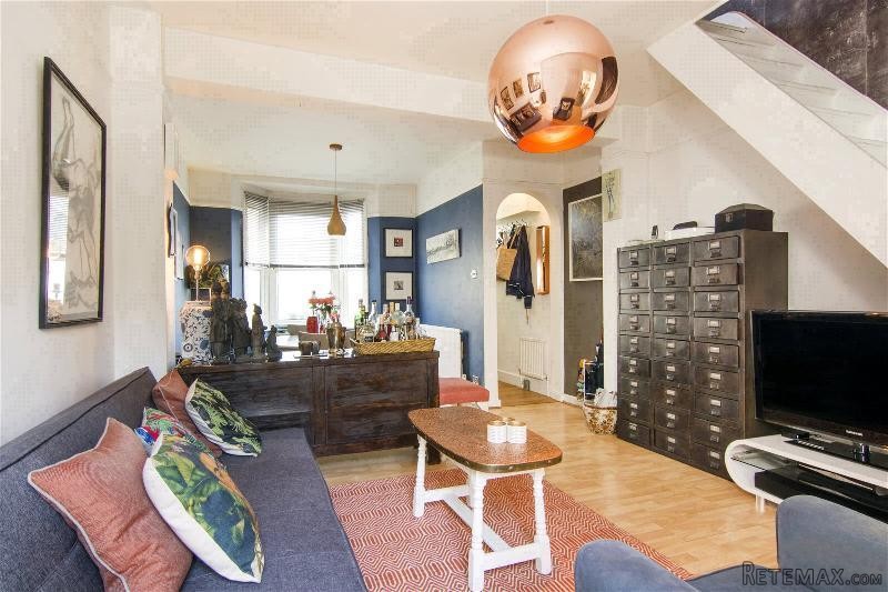 Property - London - For Sale