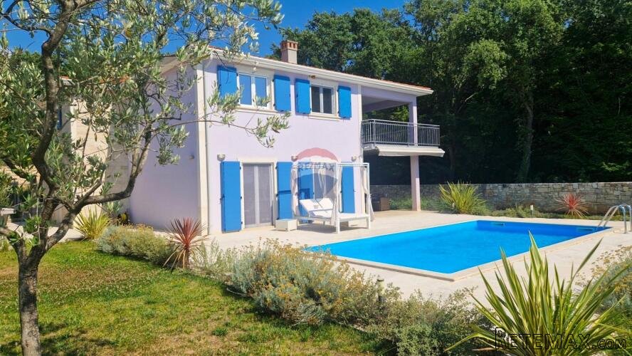 Istra, Rovinj okolica - villa sa dva stana okružena prirodom