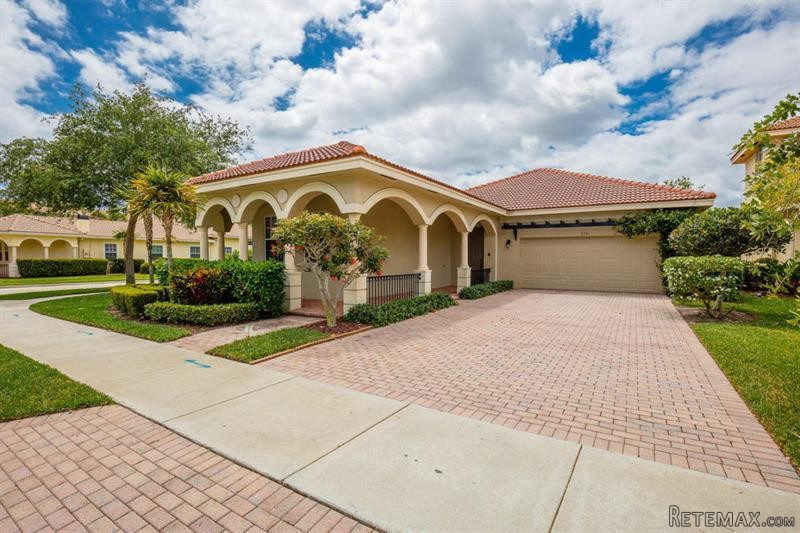 3 bedroom Residence For Sale: Jupiter..