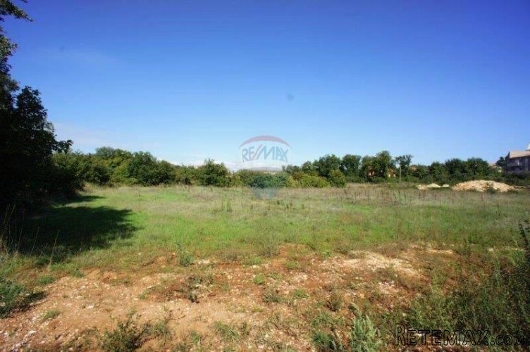 ISTRA, LIŽNJAN GRAĐEVINSKO ZEMLJIŠTE 650 M2