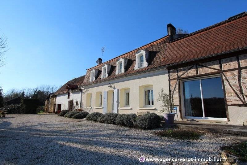 Well Renovated Farmhouse With 6.. - 2