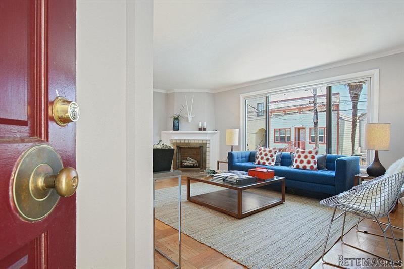 3 bedroom House For Sale: 1378 York.. - 2