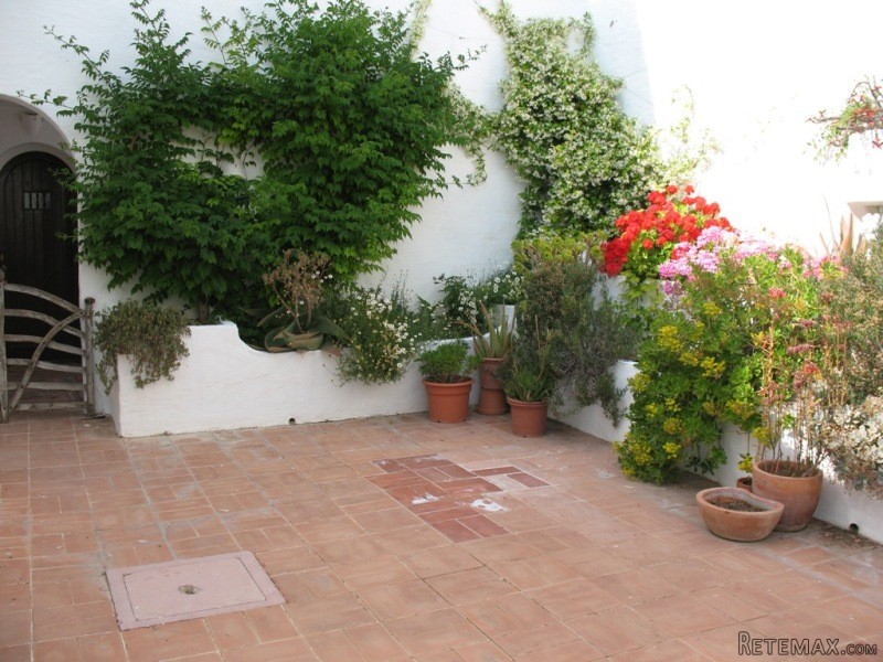2 Bedrooms Apartment For Sale - 2