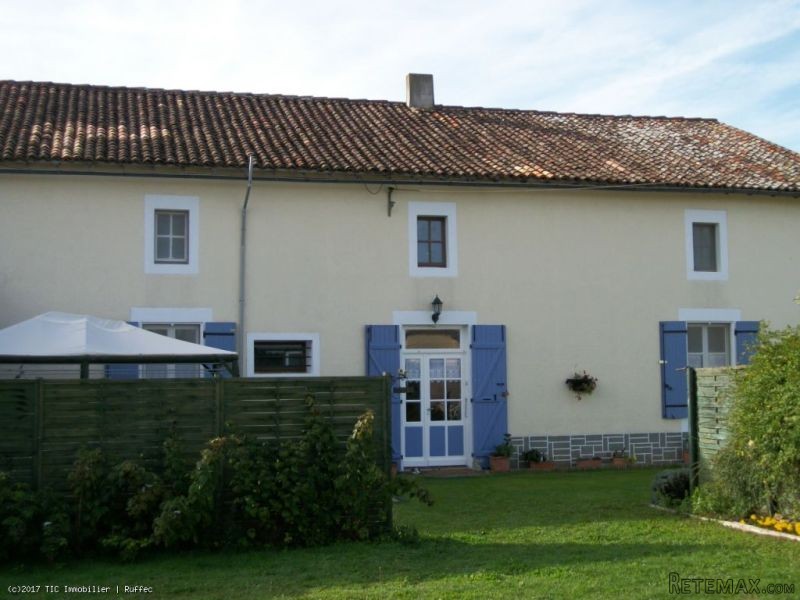 Detached 6 Bedroomed Property