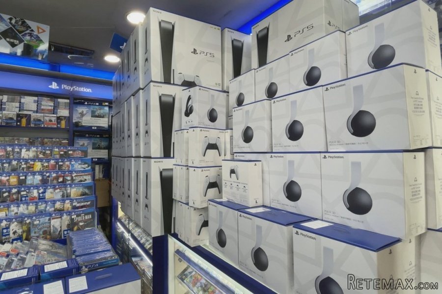 Novo Sony PlayStation 5 konzola + 10 igara €200 - 2
