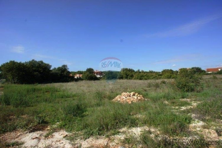 ISTRA, LIŽNJAN GRAĐEVINSKO ZEMLJIŠTE 650 M2 - 3