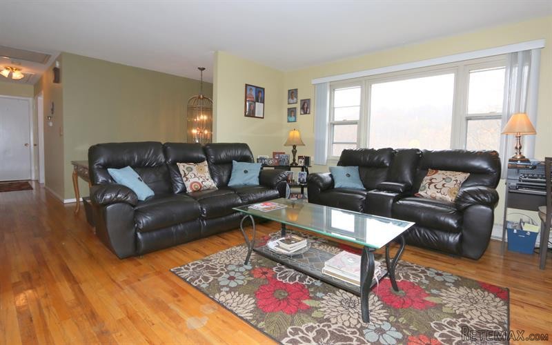 3 bedroom House For Sale: 15 Glen Ridge.. - 2