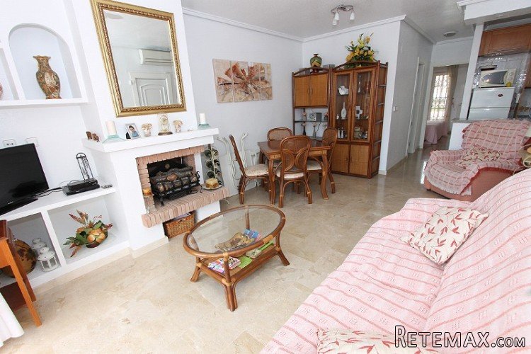Beautiful upstairs apartment with sea view 300 meters from.. - 4
