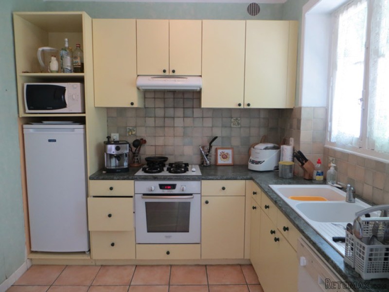 Detached 3-Bedroomed House Near Popular.. - 2