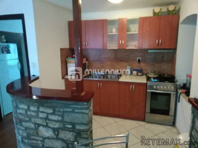 Istra, Grožnjan, dvije autohtone kamene kuće s okućnicom - 5