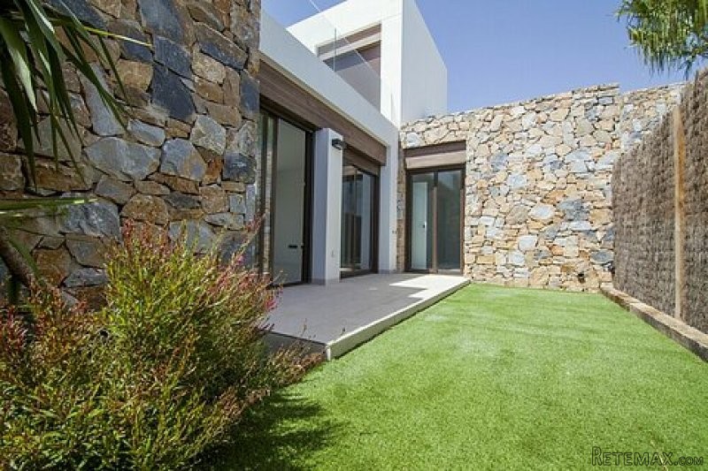 * STUNNING 3 BED DETACHED VILLA WITH..