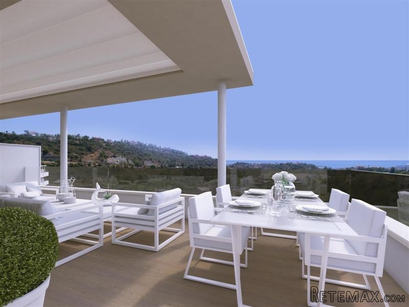 Three Bedroom Fifth Floor Apartment.. - 2