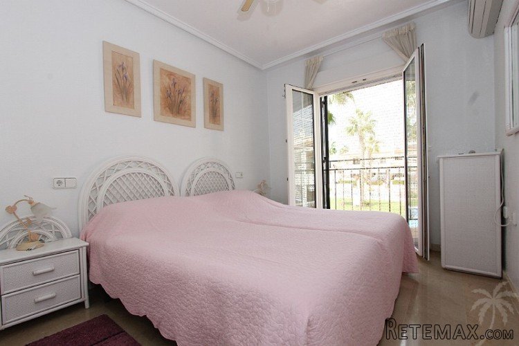 Beautiful upstairs apartment with sea view 300 meters from.. - 6