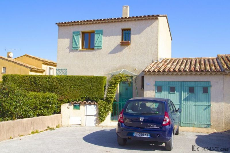 Sale Village house -..