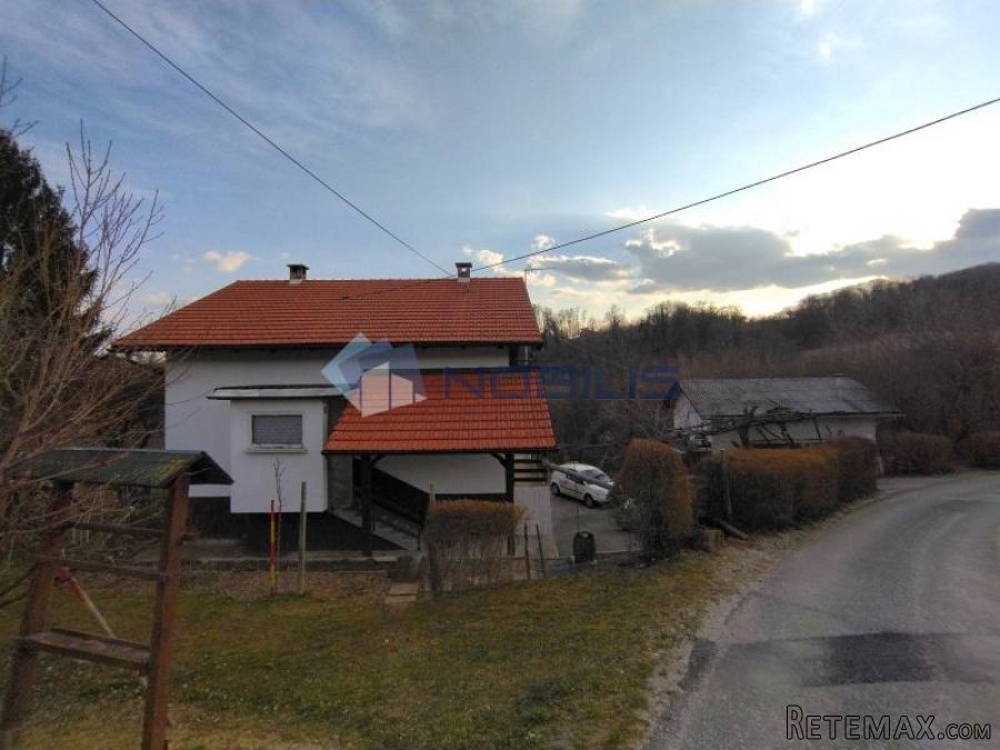 Pregrada kuća 300 m2 + voćnjak 1870 m2 - 7