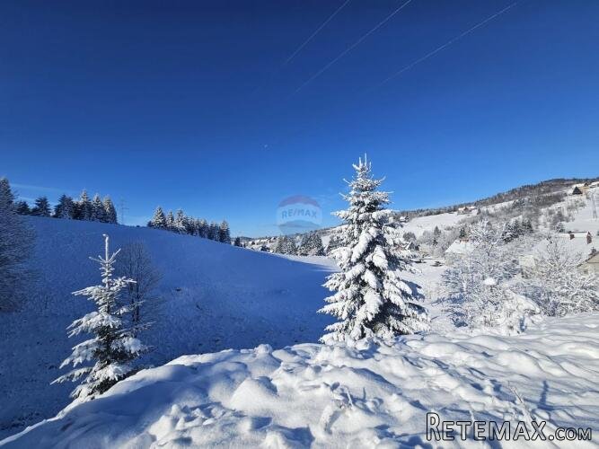 Gorski kotar, Ravna Gora, dvojna kuća 114 m2 pored sanjkališ