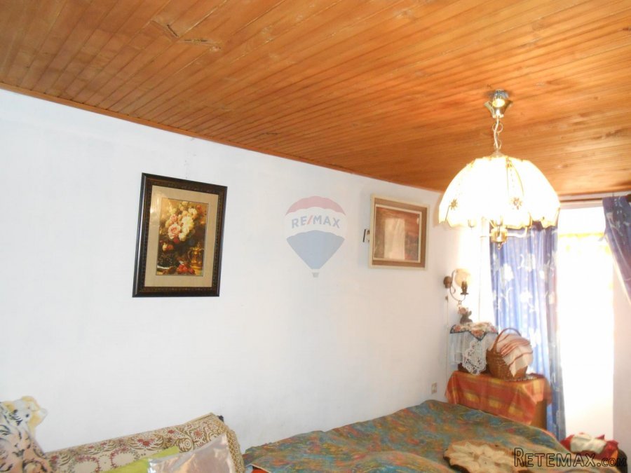 Istra, Vodnjan, kuća u nizu kod centra,za uređenje - 8